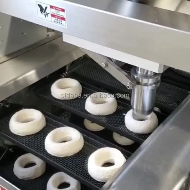 Yueng Mini Donut Machine Automatic Custard Donut Filling Injection Using Filling Machine Snack Machines For Donut Cain Store