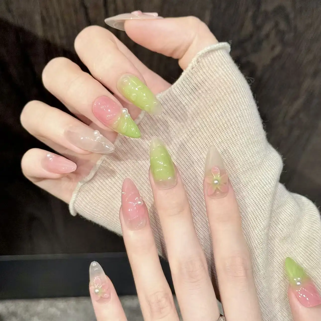10PCS Handmade Press On Nails Green Grape Guava Sweet Contrast Color Gradient Floral Design Cute Fake Nails