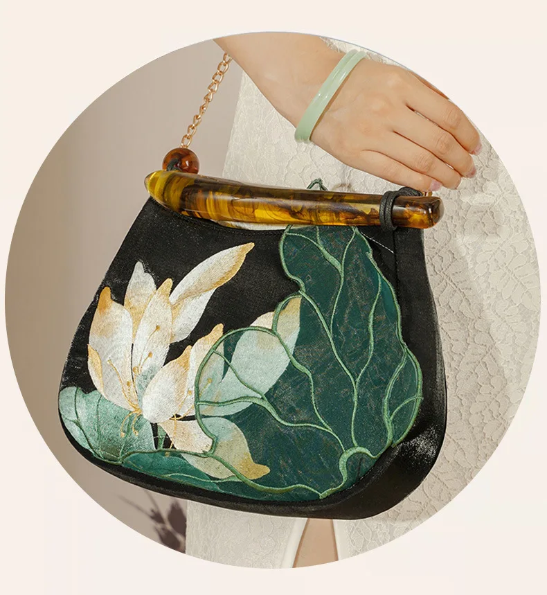 Women Vintage Floral Embroidery Fabric Medium Size Handbag 2026 Retro Chic Chinese Stylish Cottagecore Evening Shoulder Bag