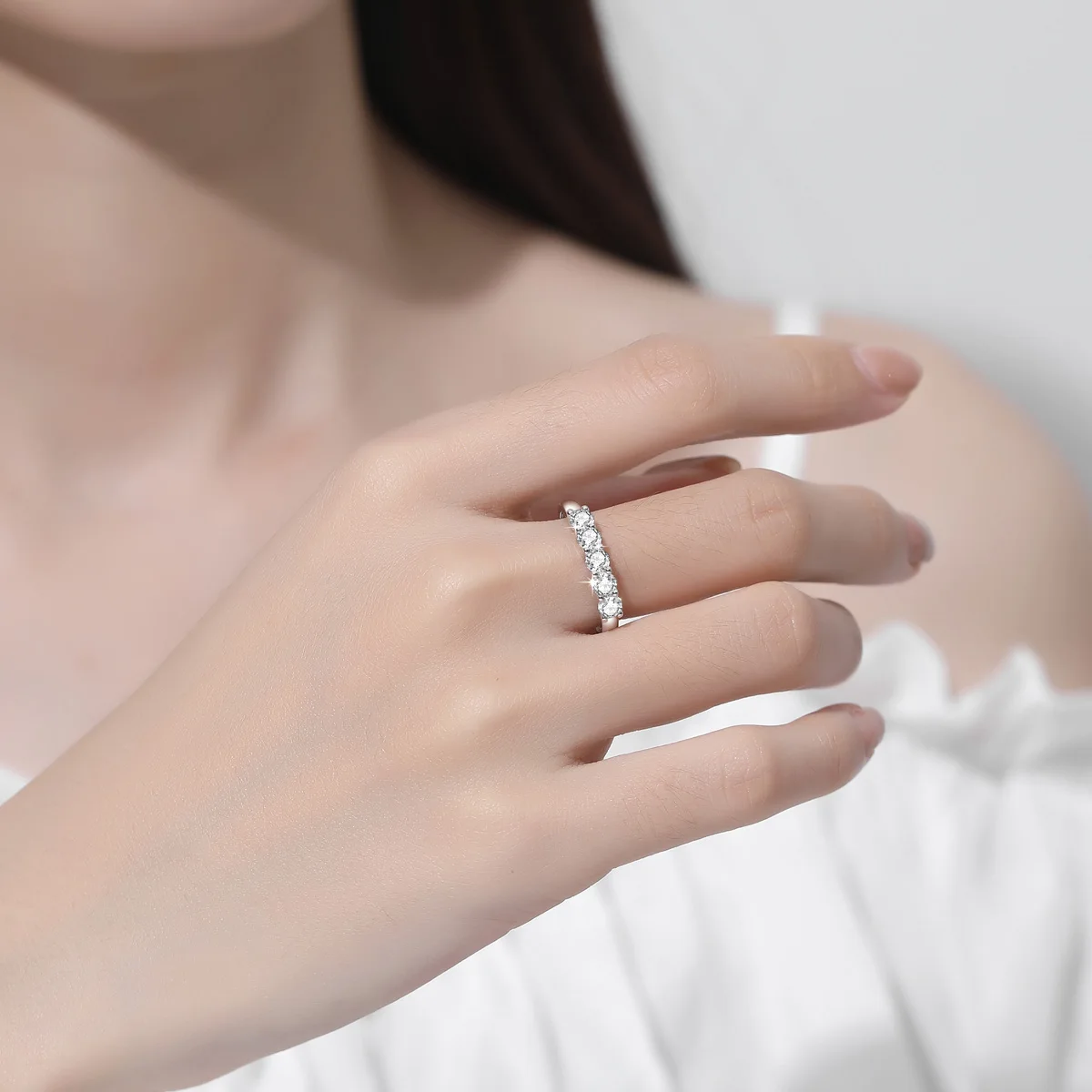 Massiver 925 Sterling Silber Ring mit 5 Steinen in Reihe für Damen, Runder Moissanit Stapelring, Hochzeit, Versprechen, Verlobung, Schmuckgeschenk – Detail 6