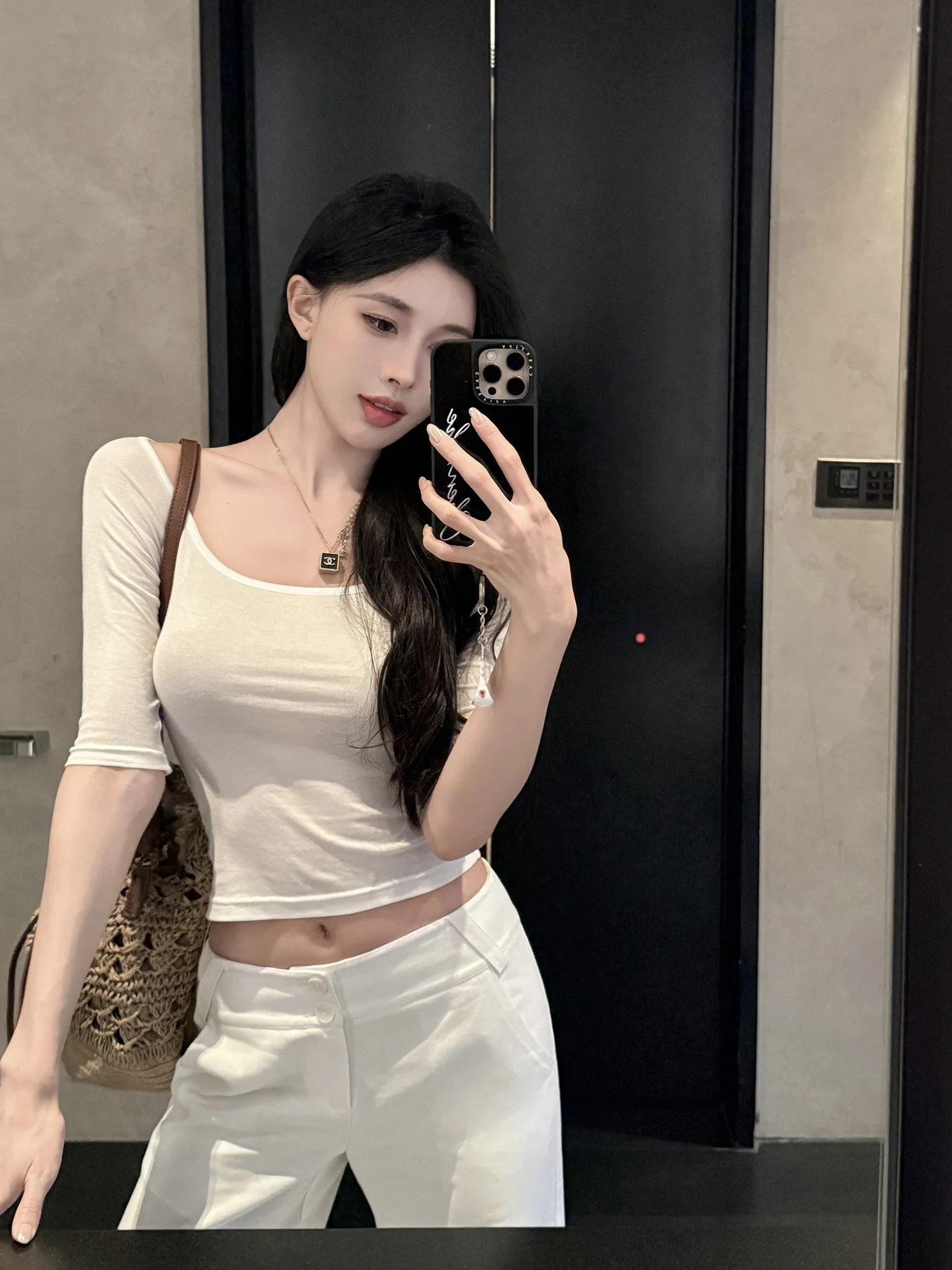 

Футболка из ацетатной смеси с коротким рукавом, открытыми плечами, облегающая, весна-лето, новый стиль, женская трикотажная одежда, низкий круглый вырез, однотонная