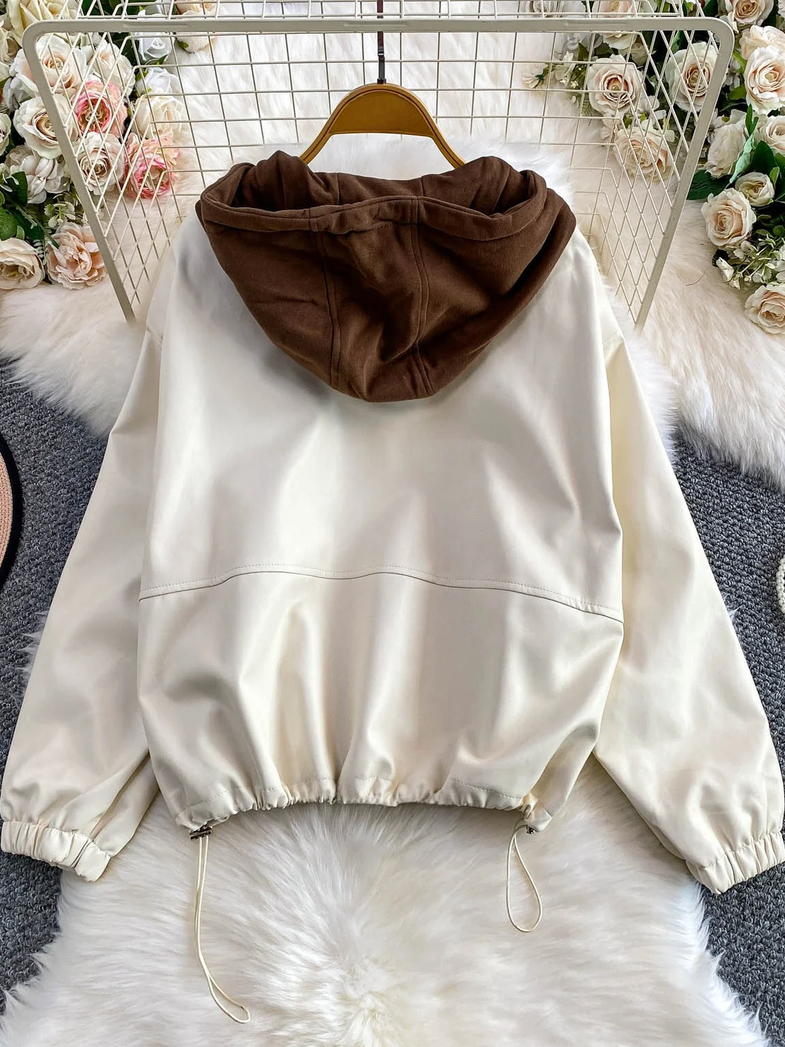 プレミアムブラウンPUレザーバイカージャケット レディース ドローストリング ルーズフィット スプライスハットコート スリミング オートウェア カジュアル スタイル