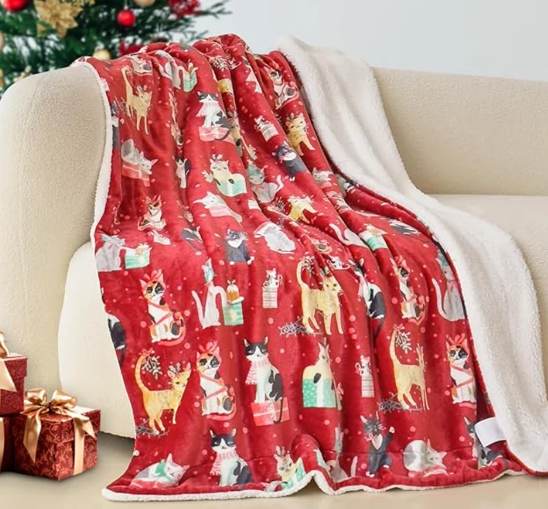 Elegant Comfort Reversible and Winter Christmas Sherpa Throw- Lightweight Soft and Cozy-Holiday Decorative Cats in Holiday