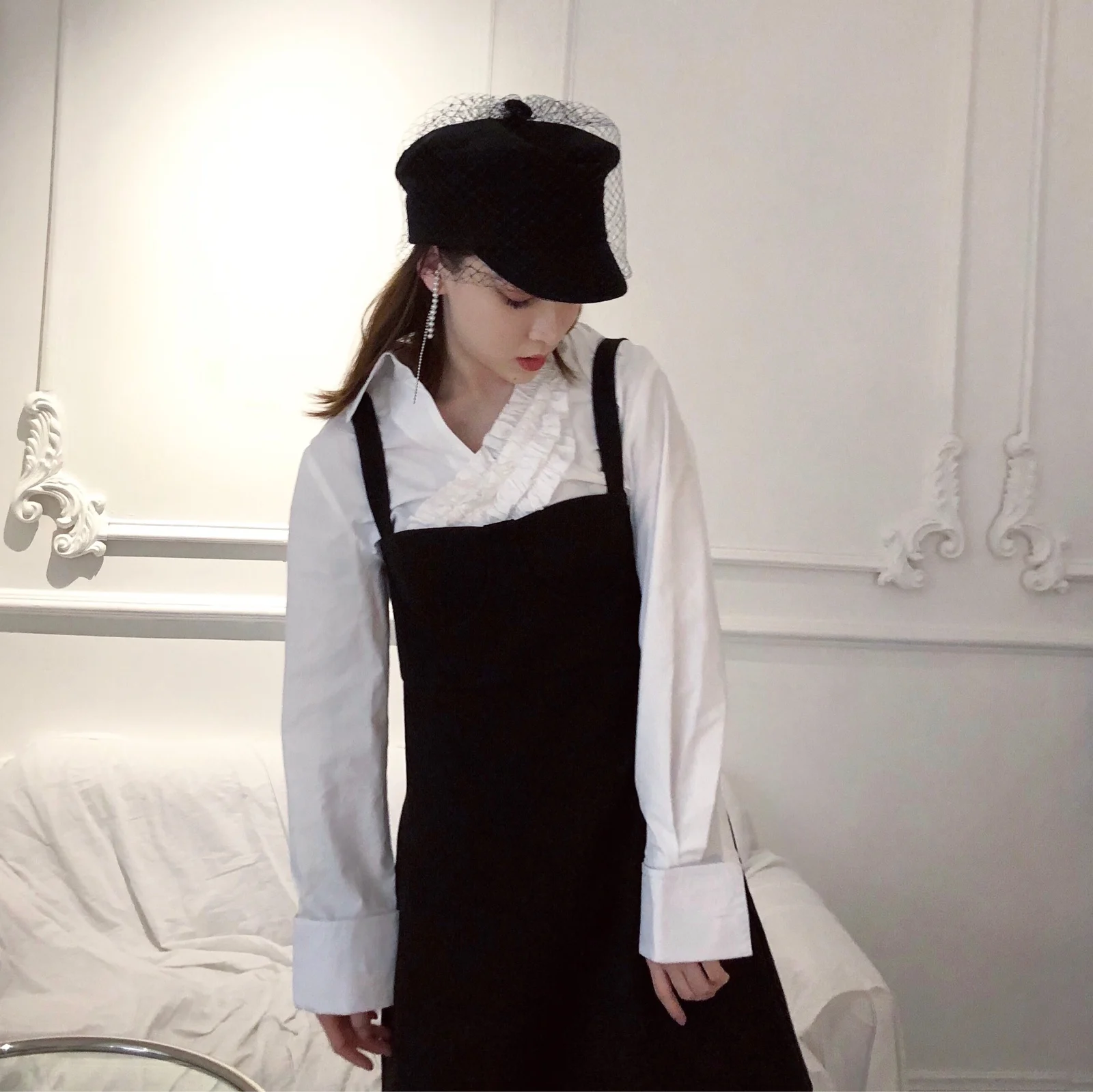 

Amor Jac White Ruffle Hem Two-Way Wear irt Strong Design Sense Floral Print Long Sve Women's Premium Quali Faion Top