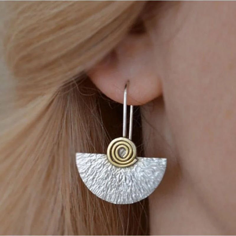 New Style Exaggerated Spiral Half Moon Charm Mom Earrings Dual Color Entwined Women's Earrings Wholesale