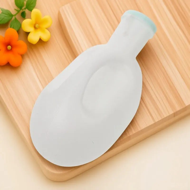 

Large Capacity Urinal for Men Thick Plastic Portable Urine Pot Spill Proof Easy Grip Design for Travel Camping Bedridden