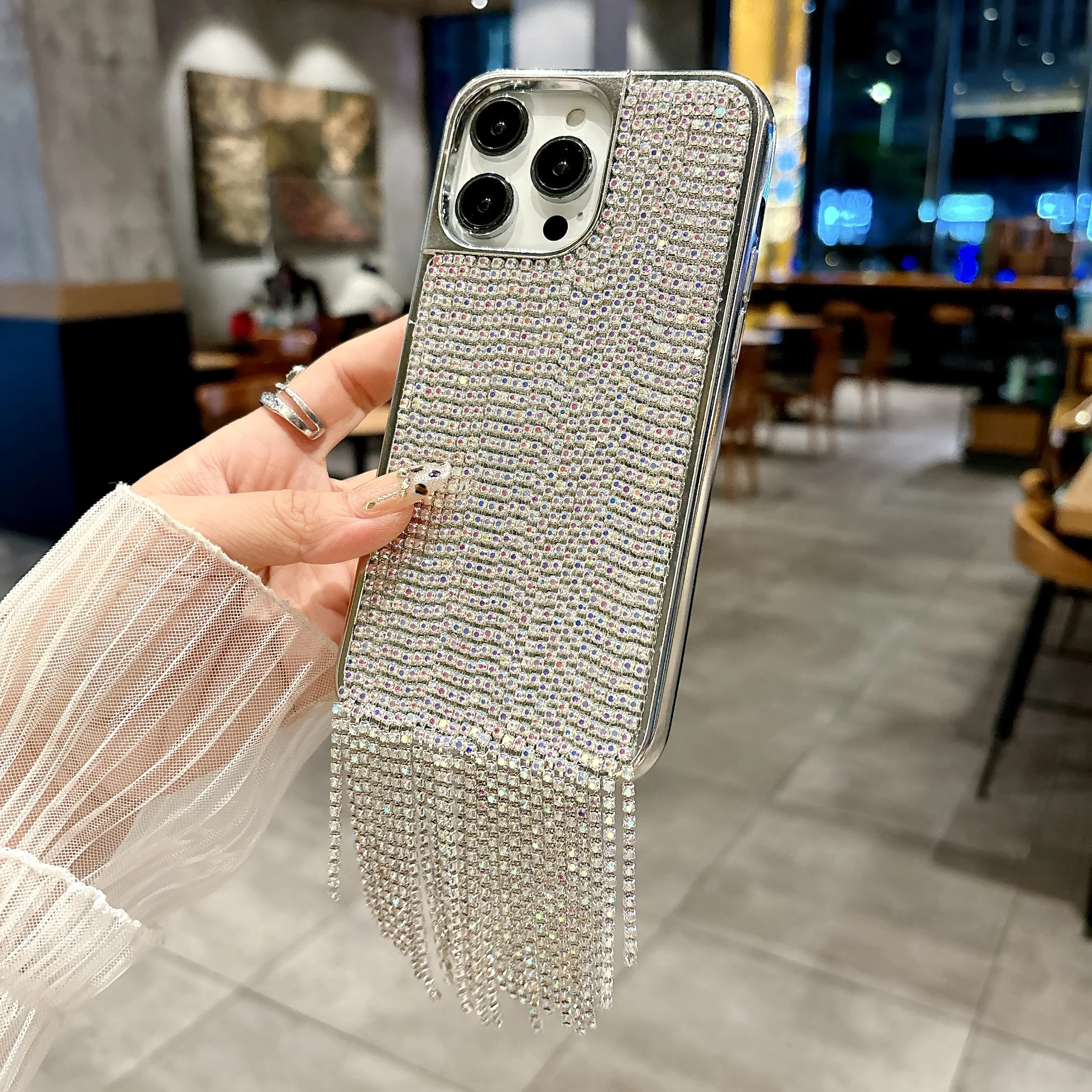 Luxus-Marken-Handyhülle mit Quasten, Glitzer und Pailletten für iPhone 17Air 16 15 14 11 12 13 Plus Pro Max MiNi Rückseite Schutzhülle – Detail 5