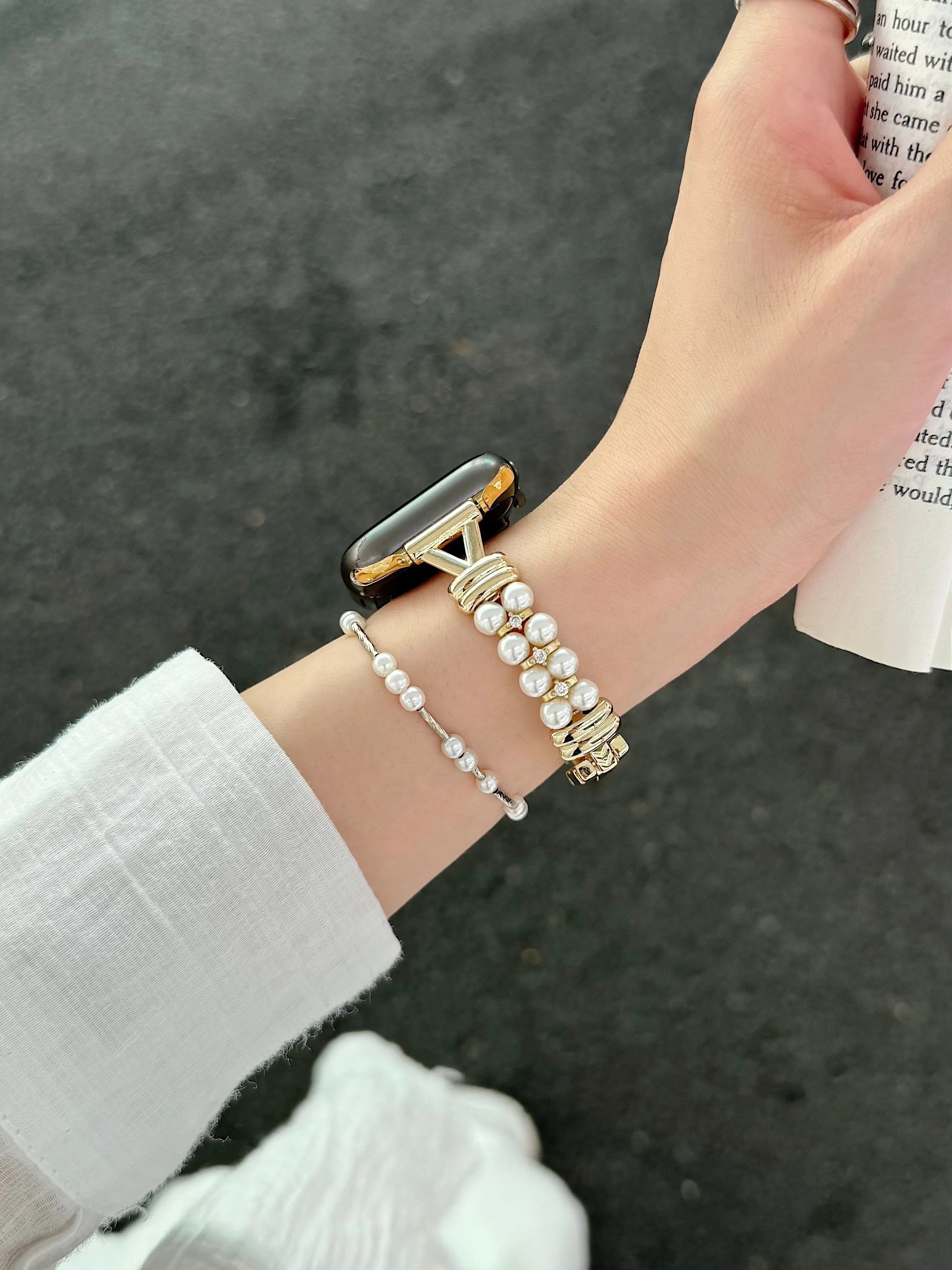 

Compatible with iWatch strap 38mm 40mm 41mm 42mm 44mm 45mm 49mm diamond studded pearl fashion strap