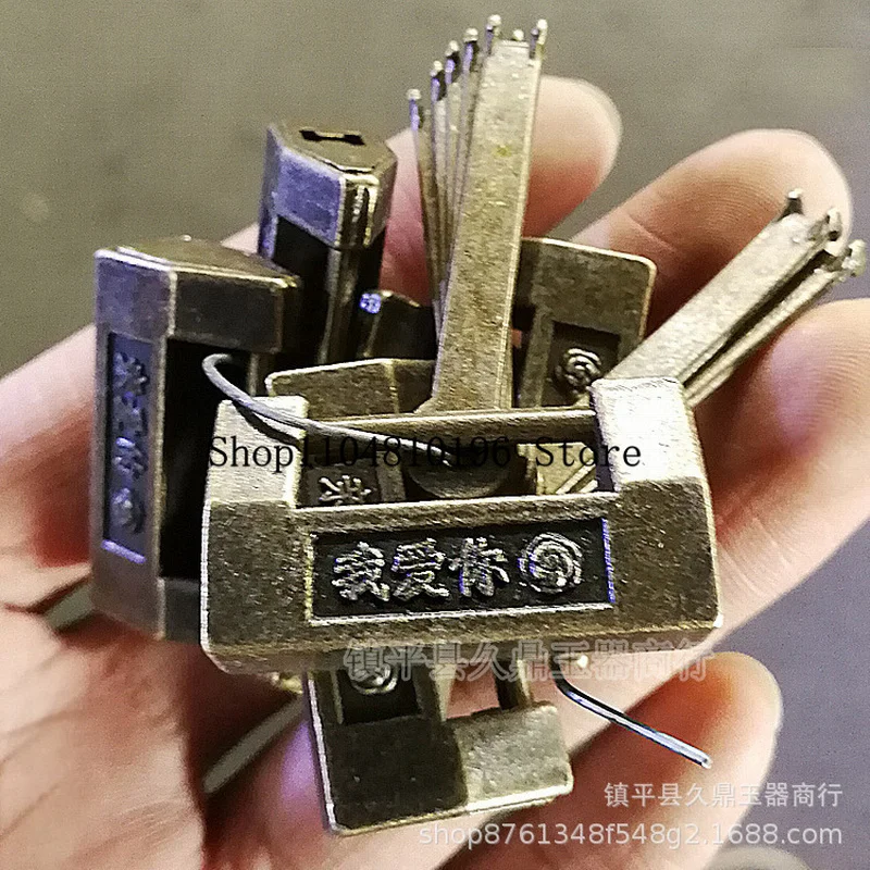 Small copper lock Chinese-style antique locks, ancient locks, Qing Dynasty retro lock heads, Chinese-style horizontal padlocks,