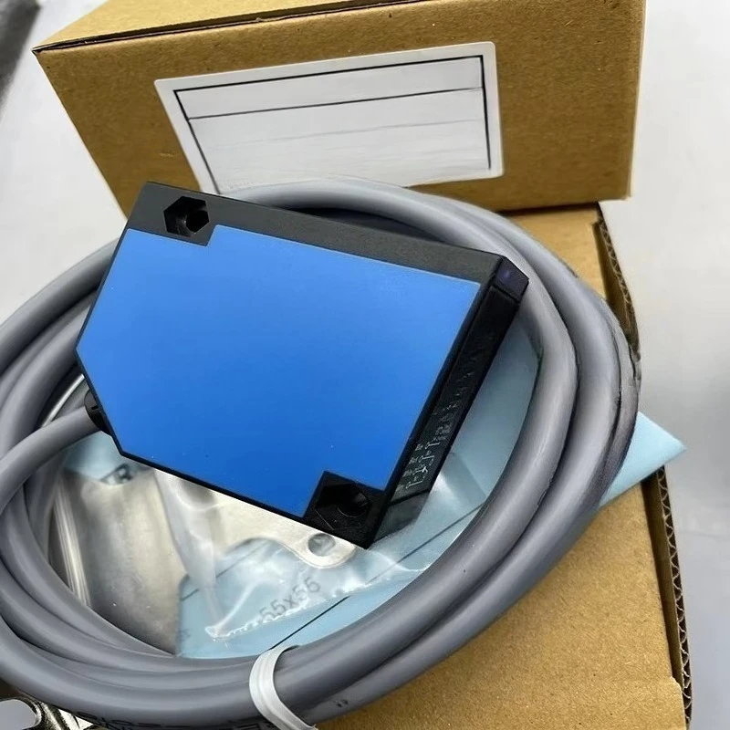 PT-Q55-A7-200-E PT-Q55-A7-100-E Photoelectric Switch Sensor