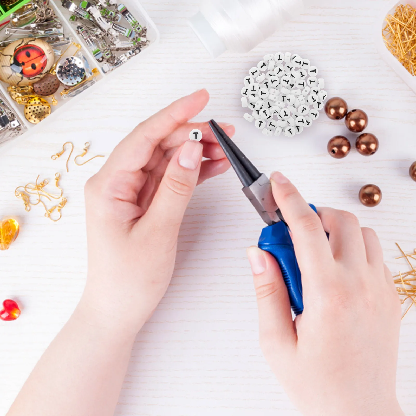 

500Pcs DIY Acrylic Letter Beads Multi-Function Loose Beads for Bracelet Necklace Craft Alphabet Jewelry Supplies