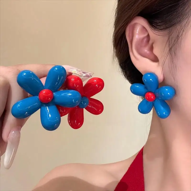 Sweet Cute Unique Design Blue And Red Resin Flower Stud Earrings For Women New Asymmetry Earrings Holiday Fashion Jewelry Gift