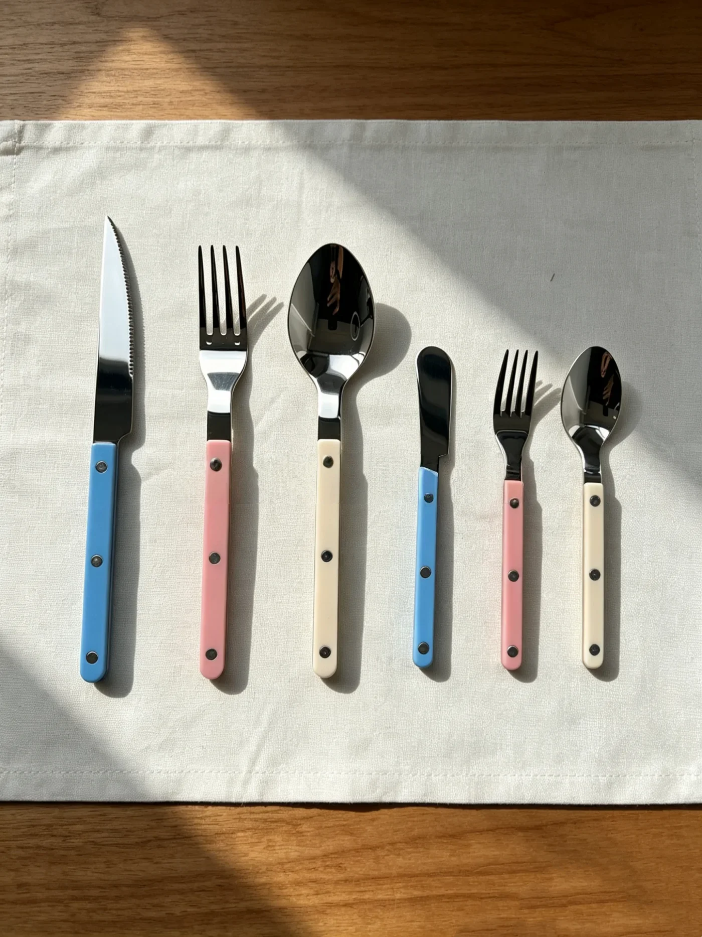 Colorful 316 Stainless Steel Western Cutlery Set, French Clasp Handle Steak Knives, Dessert Forks Spoons Flatware Collection