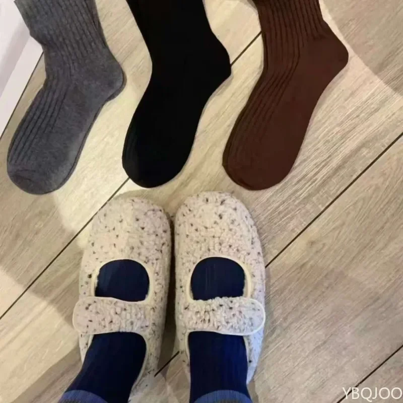 5 pairs of autumn new striped fashionable white matching mid tube socks with color blocking simple comfortable socks for women