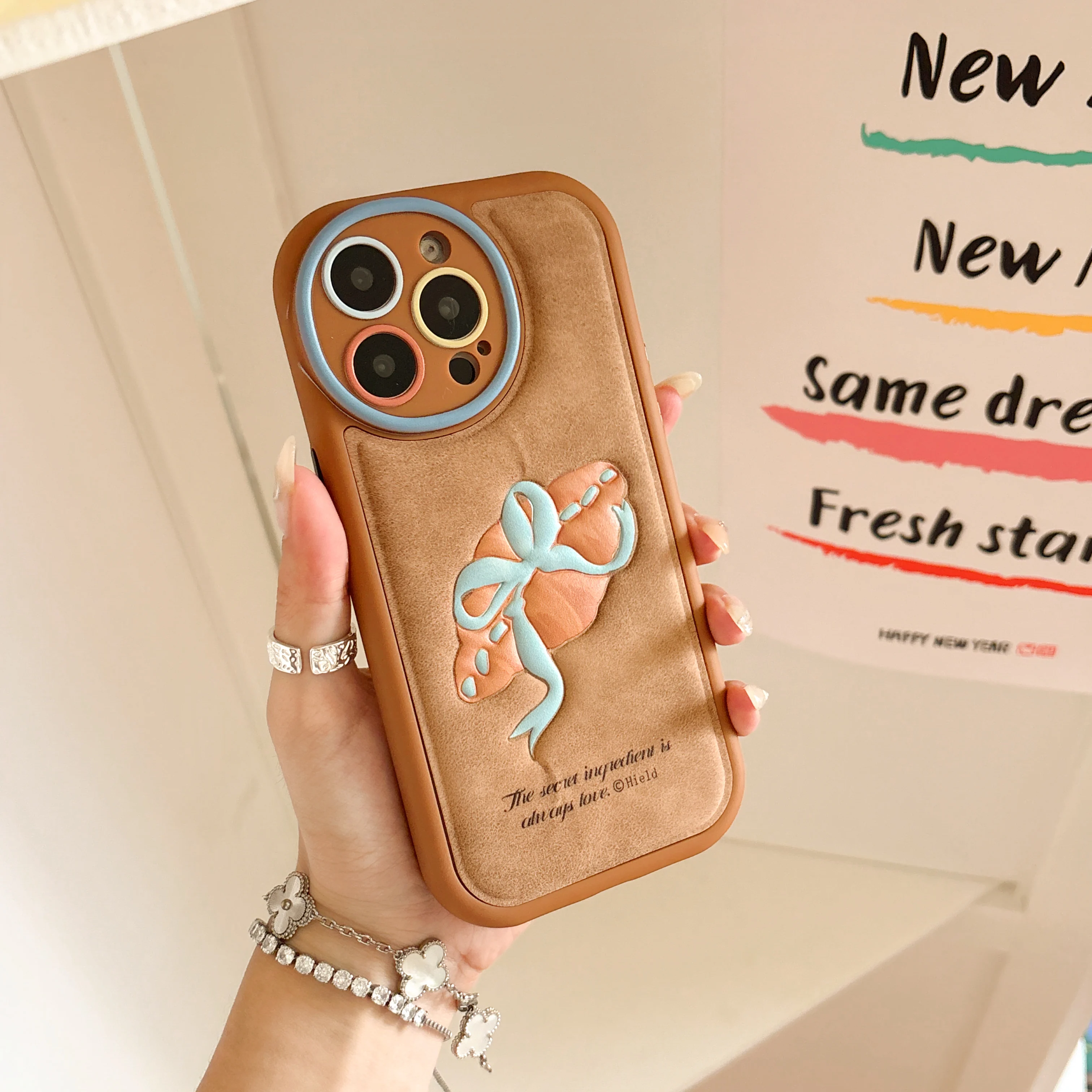 New high-quality leather cute croissant brown phone case for IPhone 16 16pro 16promax 15 15pro 15promax 14 14promax 13 13promax