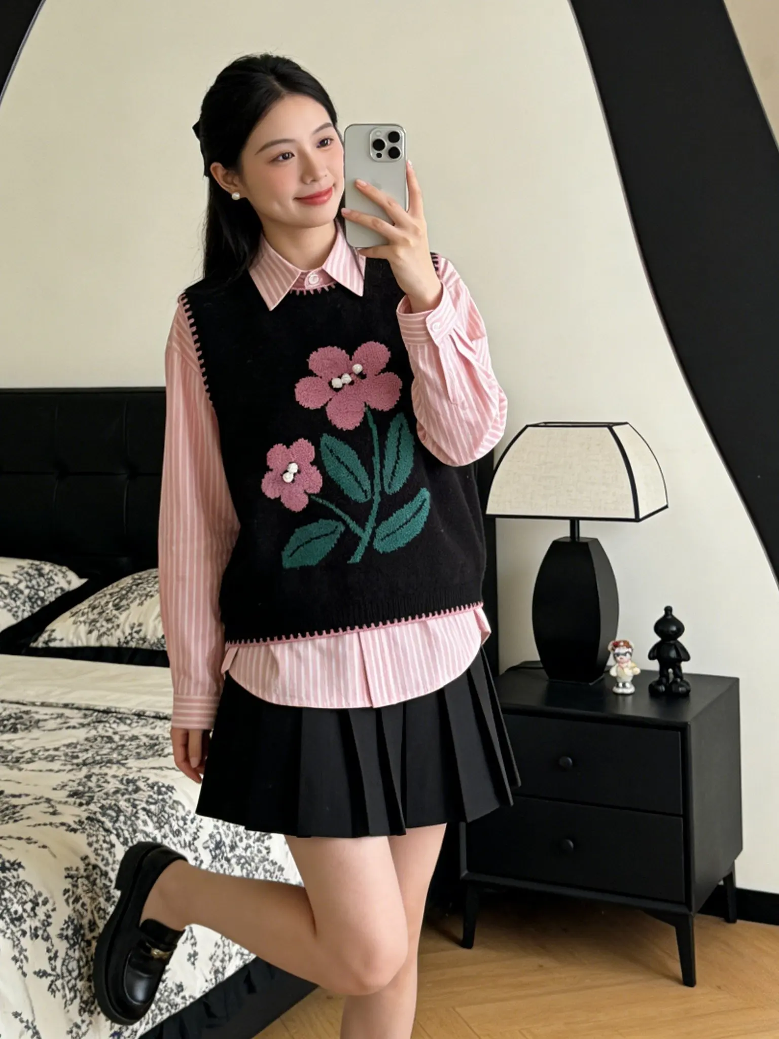 

Slimming Knitted Vest Shirt And Pleated Skirt Three Piece Set for Short Women Casual Style Floral Patterned Autumn Spring Wear