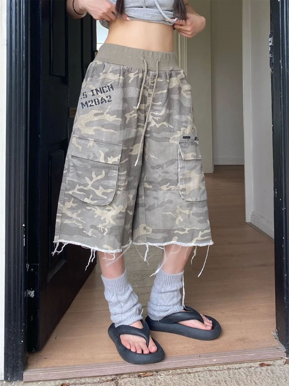 American Style Worn out Camouflage Workwear Seven Inch Pants Women Summer Street Multi Pocket Casual Wide Leg Shorts Trendy