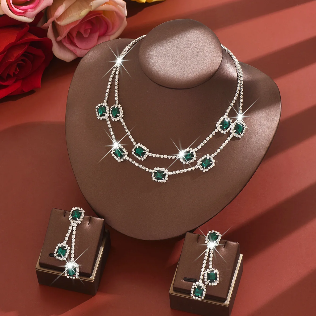 1 Set of Jewelry Includes (1 Pair of Earrings + 1 Necklace) with Diamond-Encrusted Zircon Square Tassel Earrings, Palace-Style Earrings and Necklace, Light Luxury Wedding Jewelry, Suitable for Women's Daily Gatherings, Parties, Holiday Travel, and as a Holiday Gift for Wife
