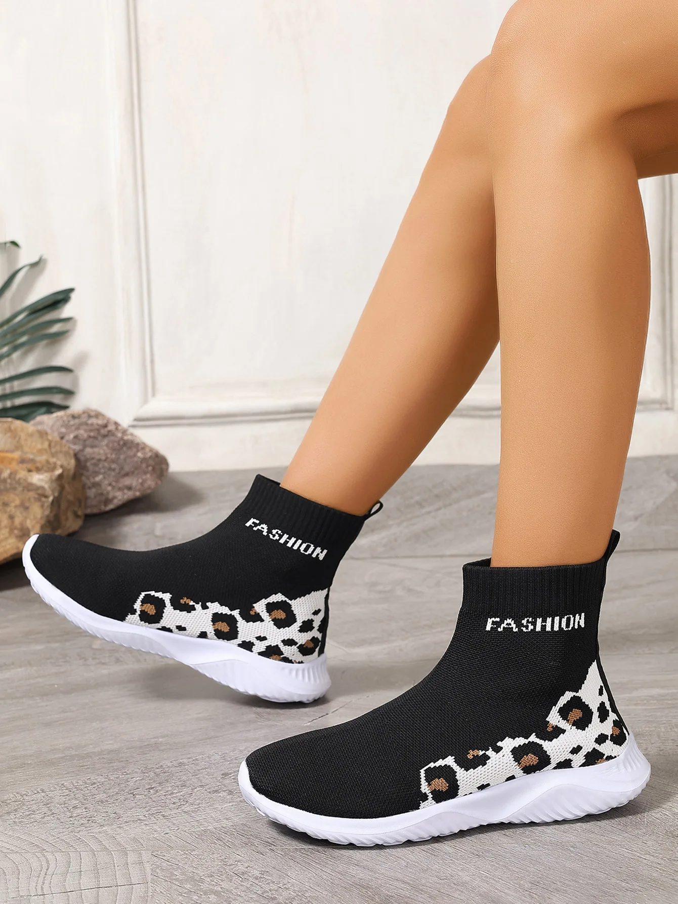 Women's casual mid-help shoes 2024 new round head flying woven elastic fabric socks shoes women's shoes