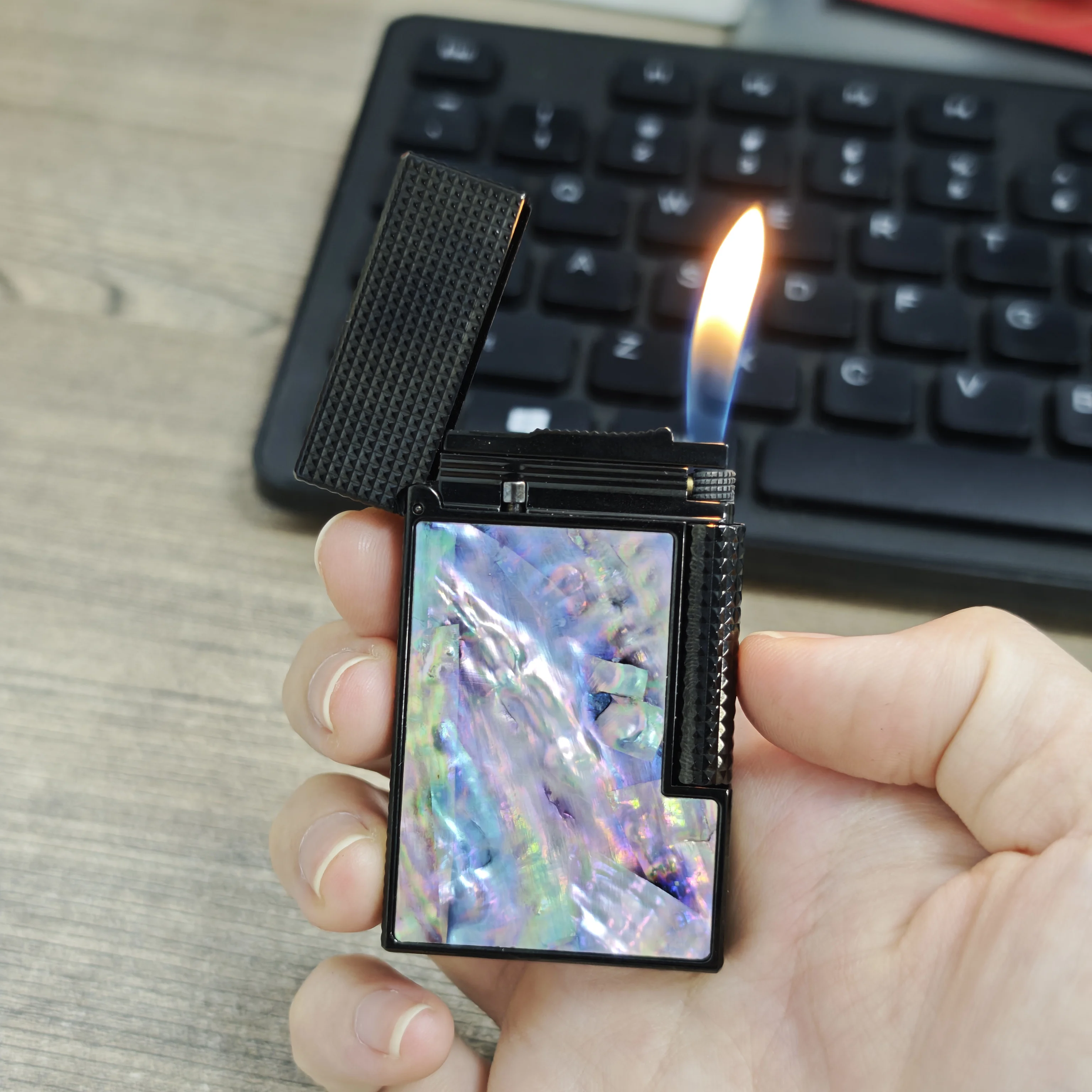 

Gas Lighter Copper Beauty Shell Smoking Tobacco Cigarette Accessories Smoker Man Gifts Collection