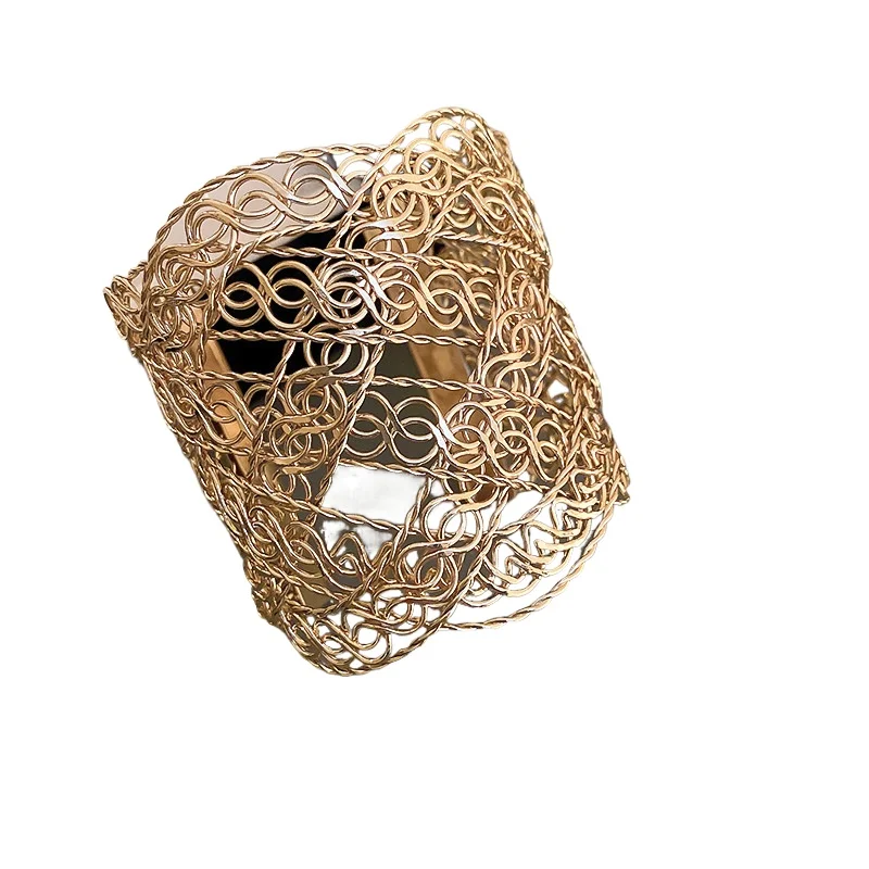 

Cross Cut Cuff Bracelet for Women Personalized Style Twisted Pattern Bangles Versatile Handpiece Luxury Jewelry Gift
