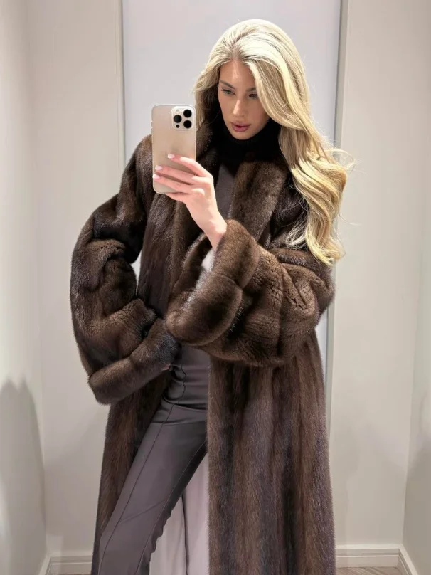 Ladies Color Block Faux Fur Long Coat Broad Shoulder Open Front Plush Jacket 2026 Two‑tone Luxury Winter Warm Streetwear Outfit
