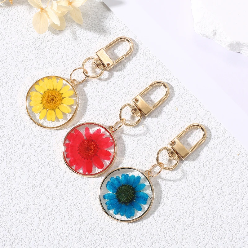 Natrual Real Dried Flower Petal Flat Resin Pendant Key Chain Daffodils Daisy Blossom Rotation Clasp Keyring Bag Car Key Holder