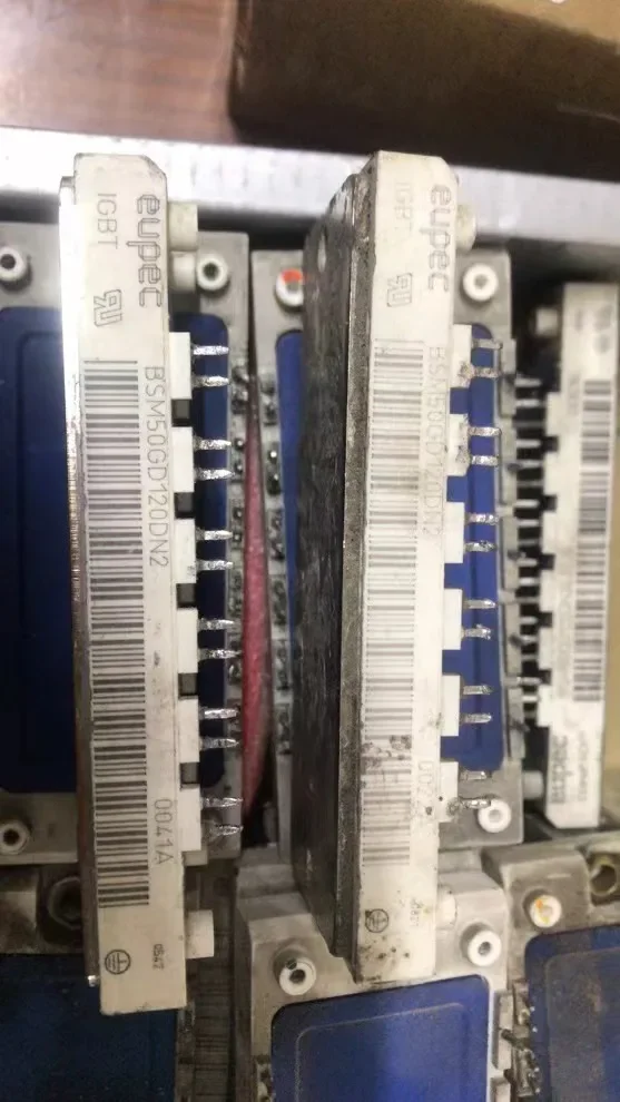 Il modulo BSM50GD120DN2 in stock ha utilizzato il test pass (1 pezzo)