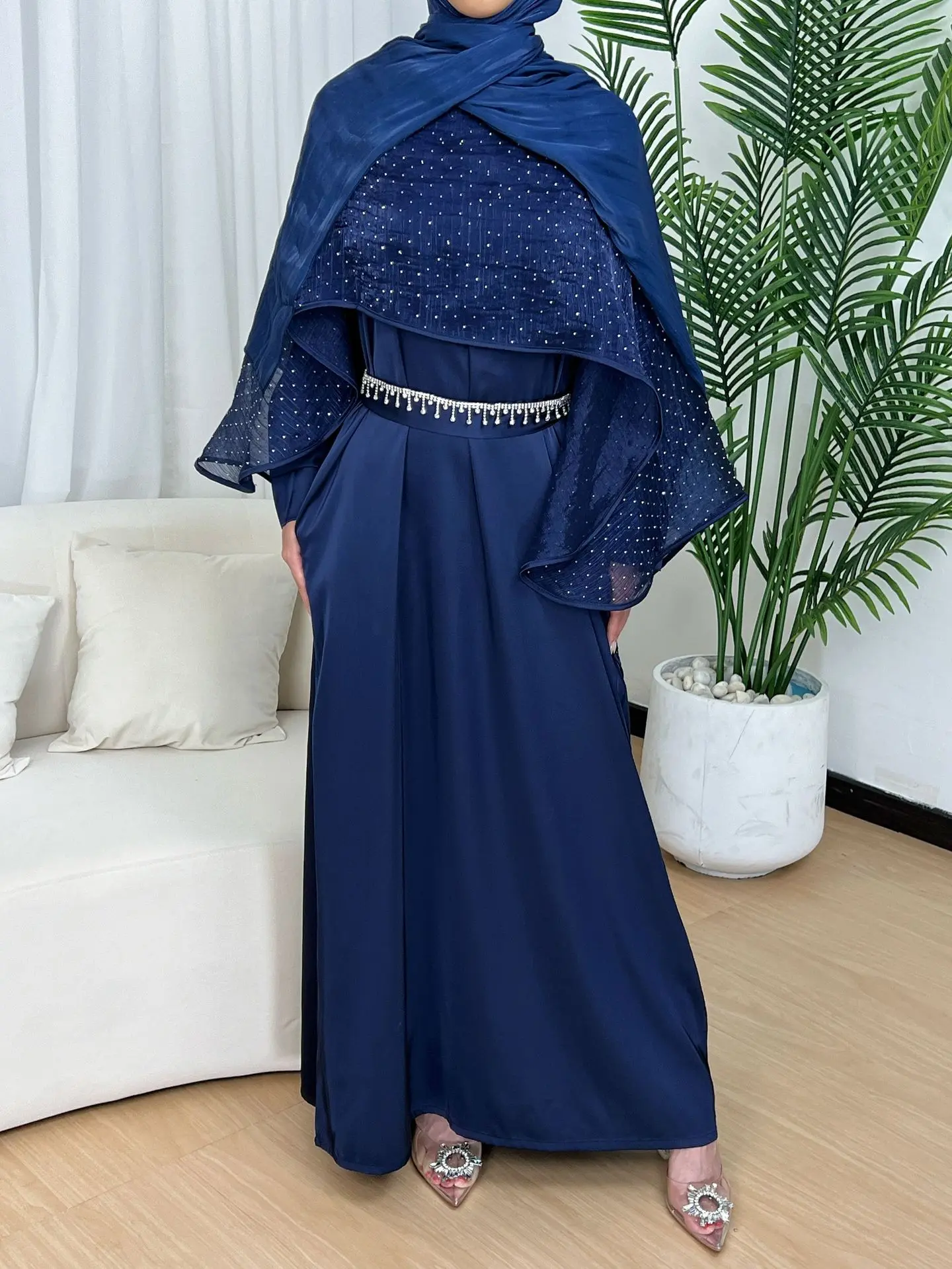 Hot Selling Dubai Kaftan Women Elegant Luxury Diamonds Abaya Shiny Dress Ramadan Jalabiya Eid Morocco Eid Party Muslim Clothing