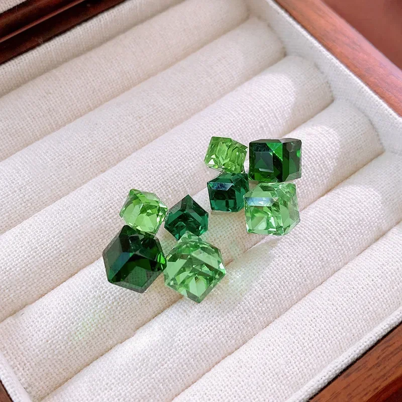 Pink Crystal Geometric Cube Square 3D Fantasy Gradient Candy Color Stud Earring for Women Simple Personality Jewelry Girl Gift