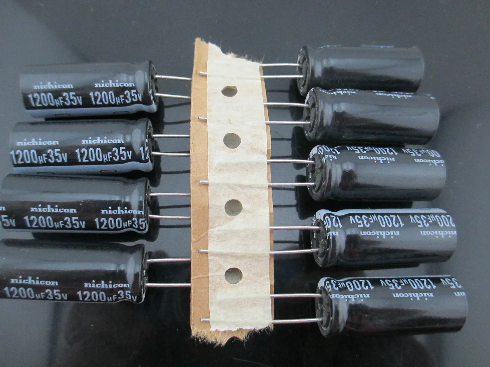 20pcs Nichicon HE 1200mfd 35V 1200UF electrolytic capacitor -40~105℃ 12.5*30mm
