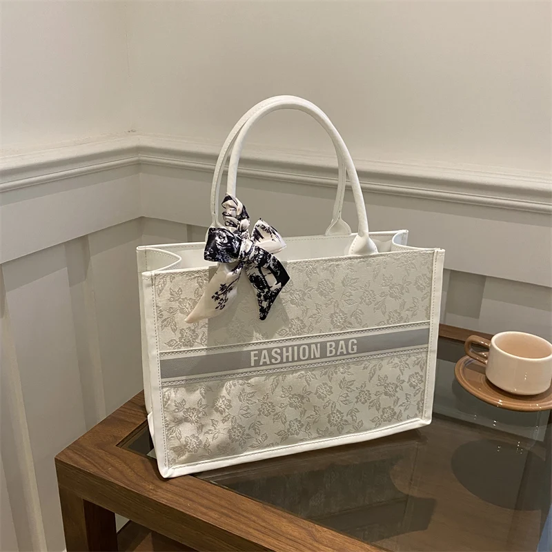 Luxury Elegant Women Tote Bag Embroid Bouquet Pattern PU Leather Tote Bag Letter Scarf Handbag for Commute Shopping