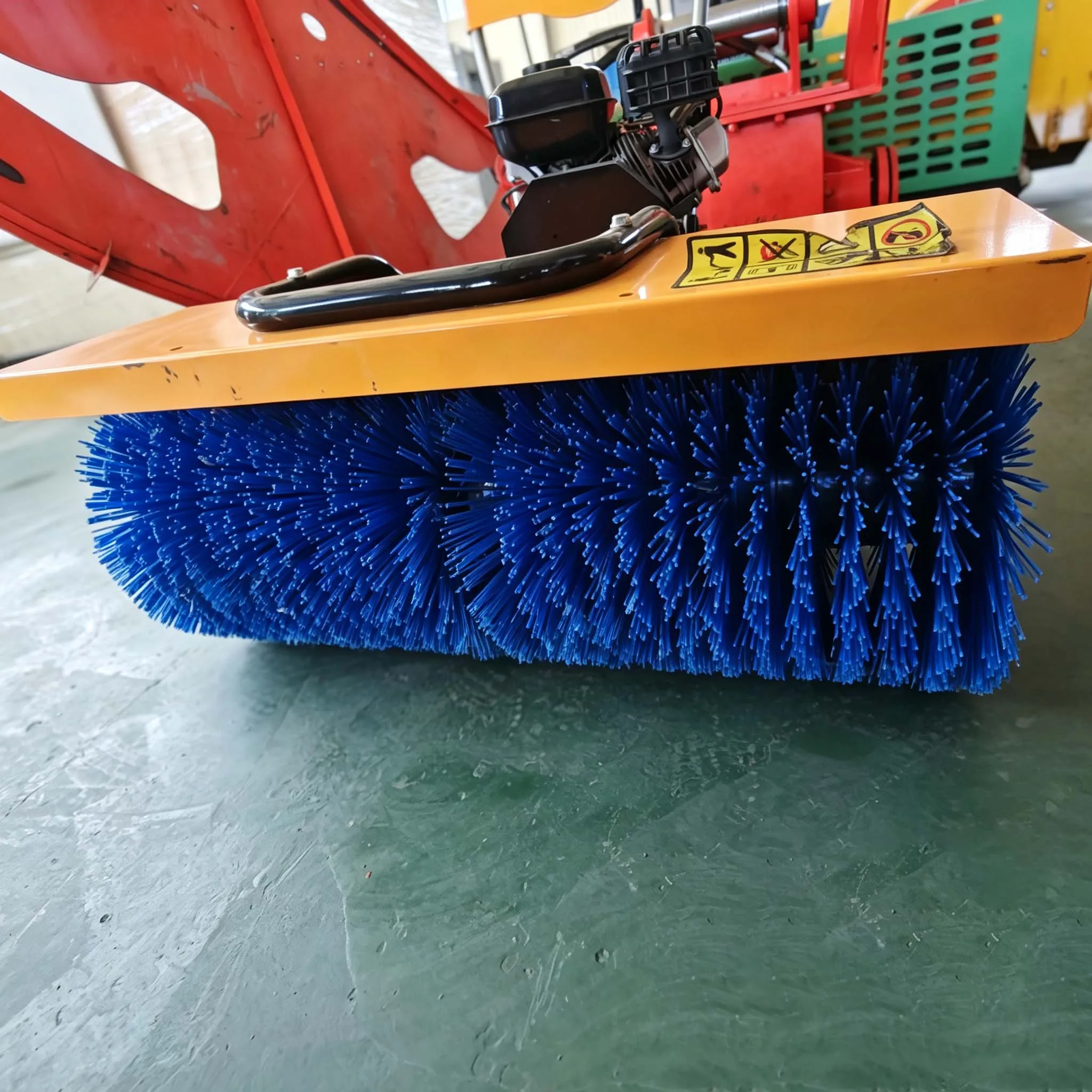 Self Propelled Snow Sweeper Machine With Rotating Nylon Brush for Parking Lot Cleaning Tasks