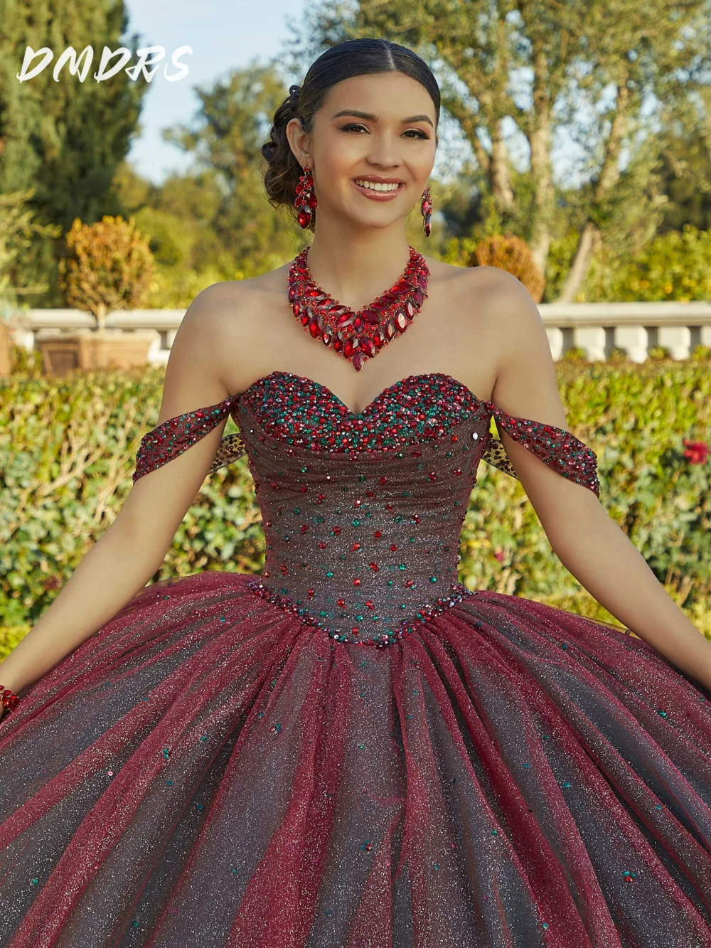 Vestido de quinceañera de lujo con escote en forma de corazón, vestido de fiesta con diamantes de imitación a la moda, vestido de fiesta sin mangas con lentejuelas brillantes, vestido de fiesta 16