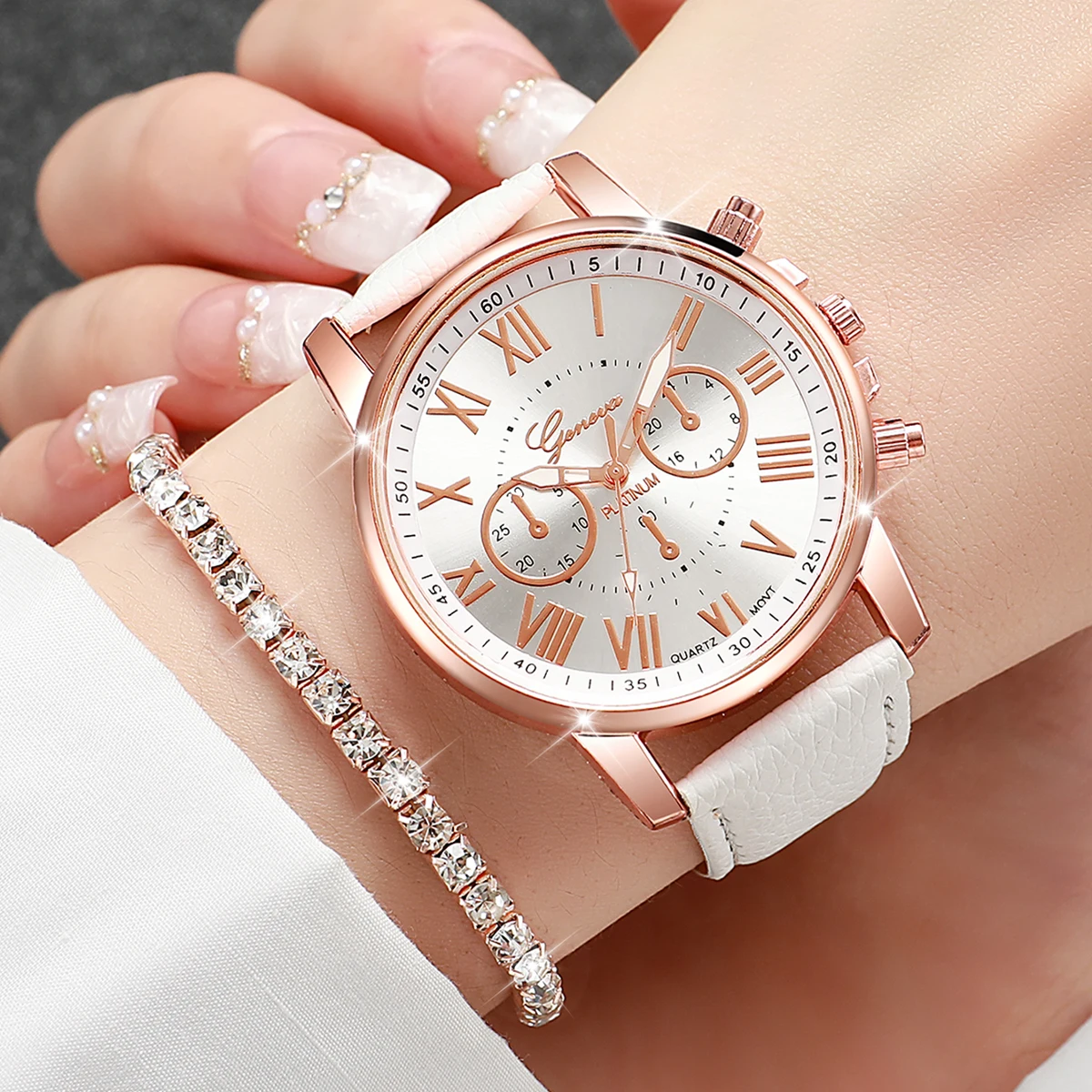 6PCS/Set Women's Watch Fashion Roma Dial Leather Band Quartz Watch Rhinestone Jewelry Set（Without Box）