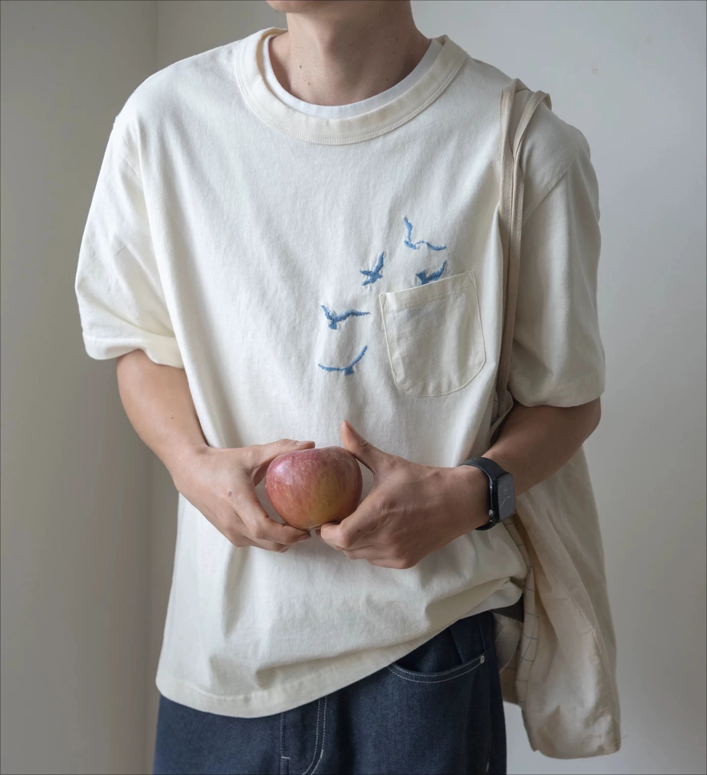 2026 Men's Spring New Fashion Embroidery Tees Round Neck Loose Comfort Chic Tops Pocket Decoration Short Sleeve Cotton T-Shirts