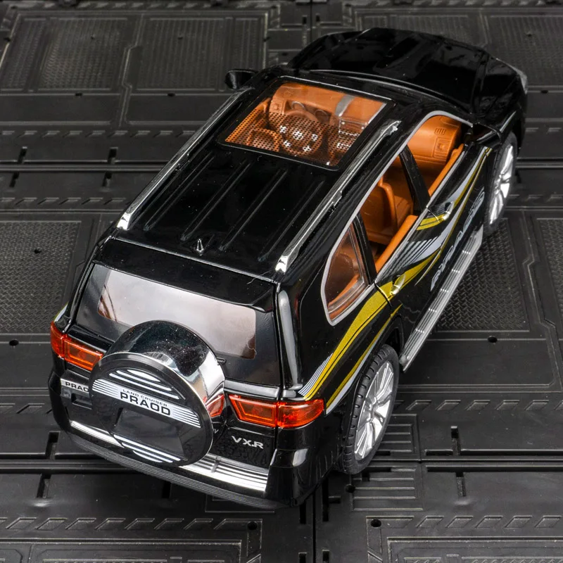 1:24 Toyota tauchfähiges Prado-Legierungsautomodell, sechstüriges, zurückziehbares, akusto-optisches Kinderspielzeugauto, Geschenk, feine Verarbeitung