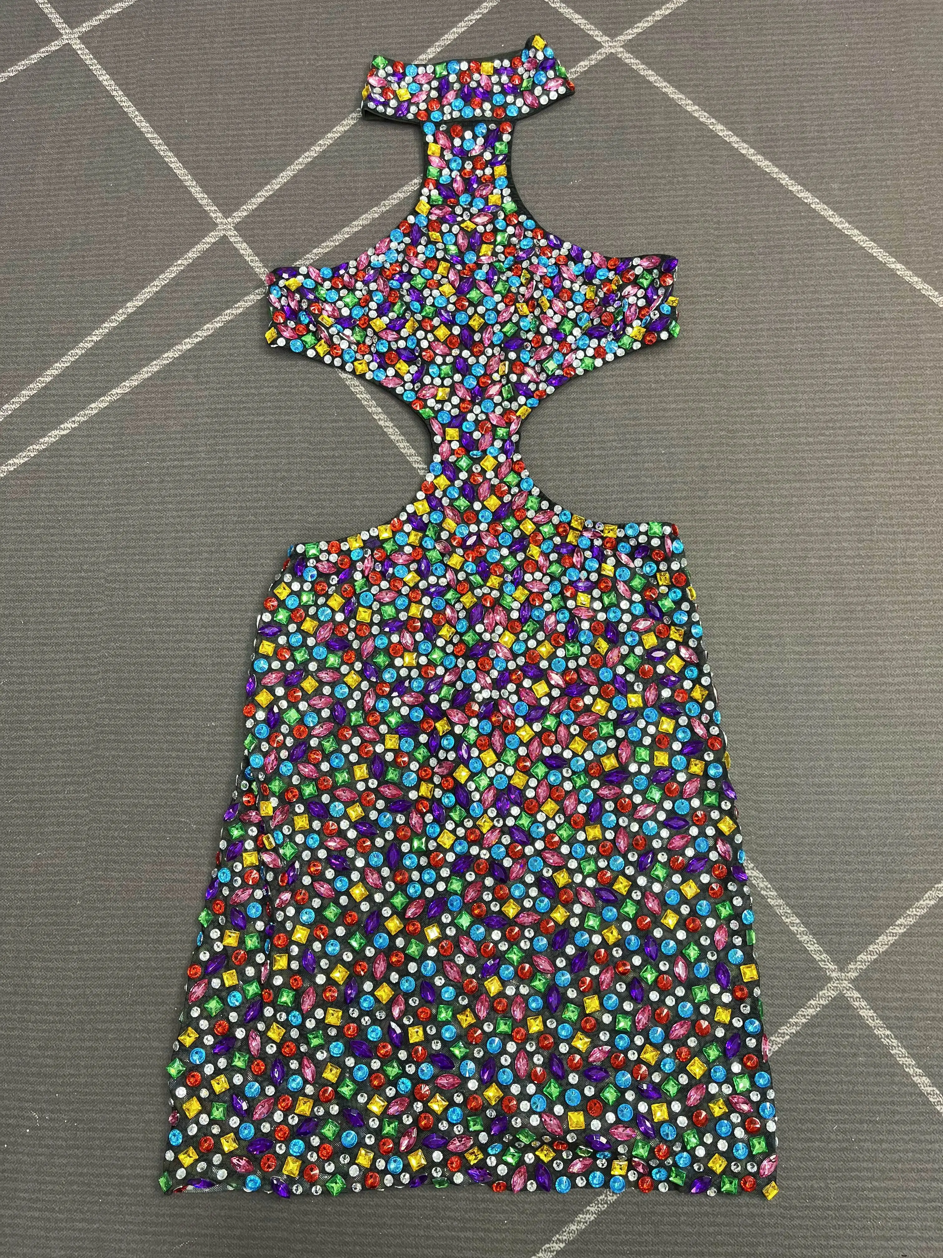 Luxe Blingbling Kleurrijke Steentjes Sexy uitgehold Backless Mesh Jurk Vrouwen Party Vieren Modeshow Outfit Nihongdeng