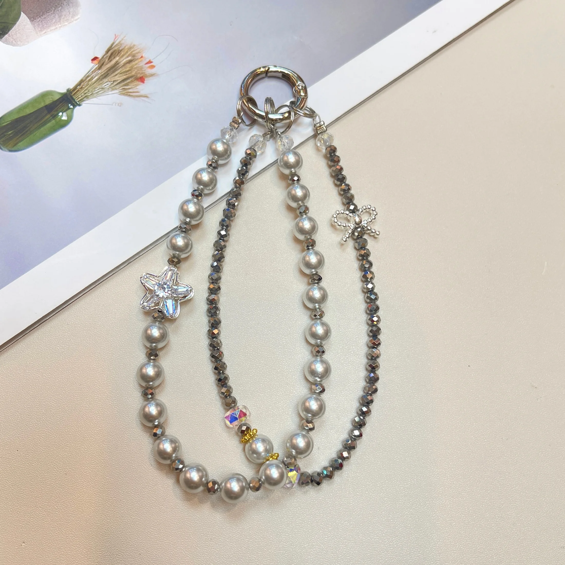 

Rhinestone Pearl Bow Phone Lanyard Full Diamond Chain Women Rhinestone Pendant Hand Chain High-end Hanging Ornament