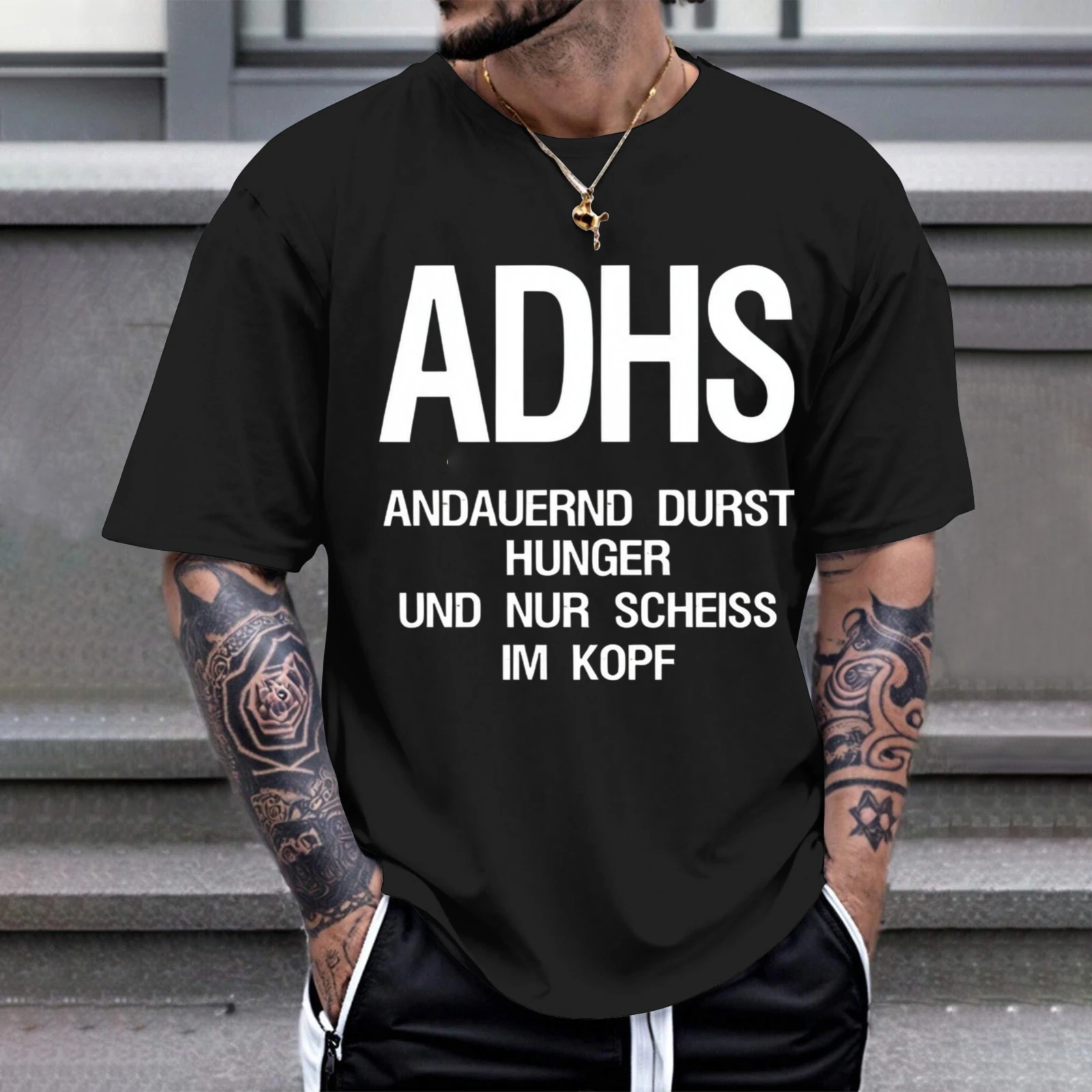 Herren-T-Shirt: „Adhs Constant Thirsty Ungrungy And Only Hit In Mind Perfection“ für Caonal Wear Parts und Karneval-Outfits