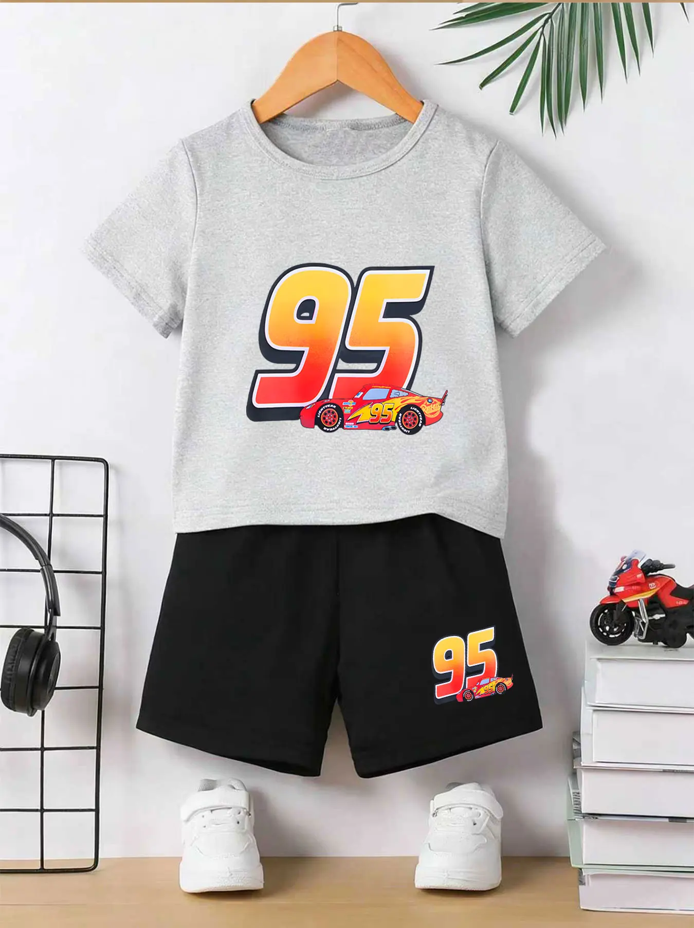 Jungen Rennstil-Komfort-Sommerkleidung Set mit Aufdruck Racing-95 Themen-Freizeitkleidung für Kinder – Detail 2
