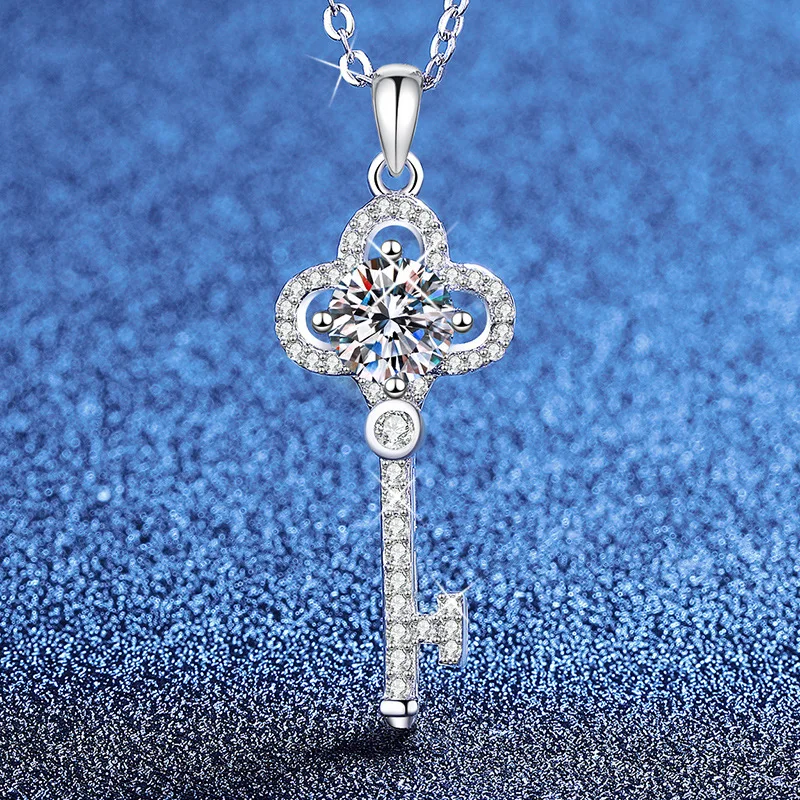 

Platinum PT950 18K Gold Necklace, Moissanite T Home Light Luxury Crown Key Pendant, 1 Carat Moissanite Light Luxury Necklace