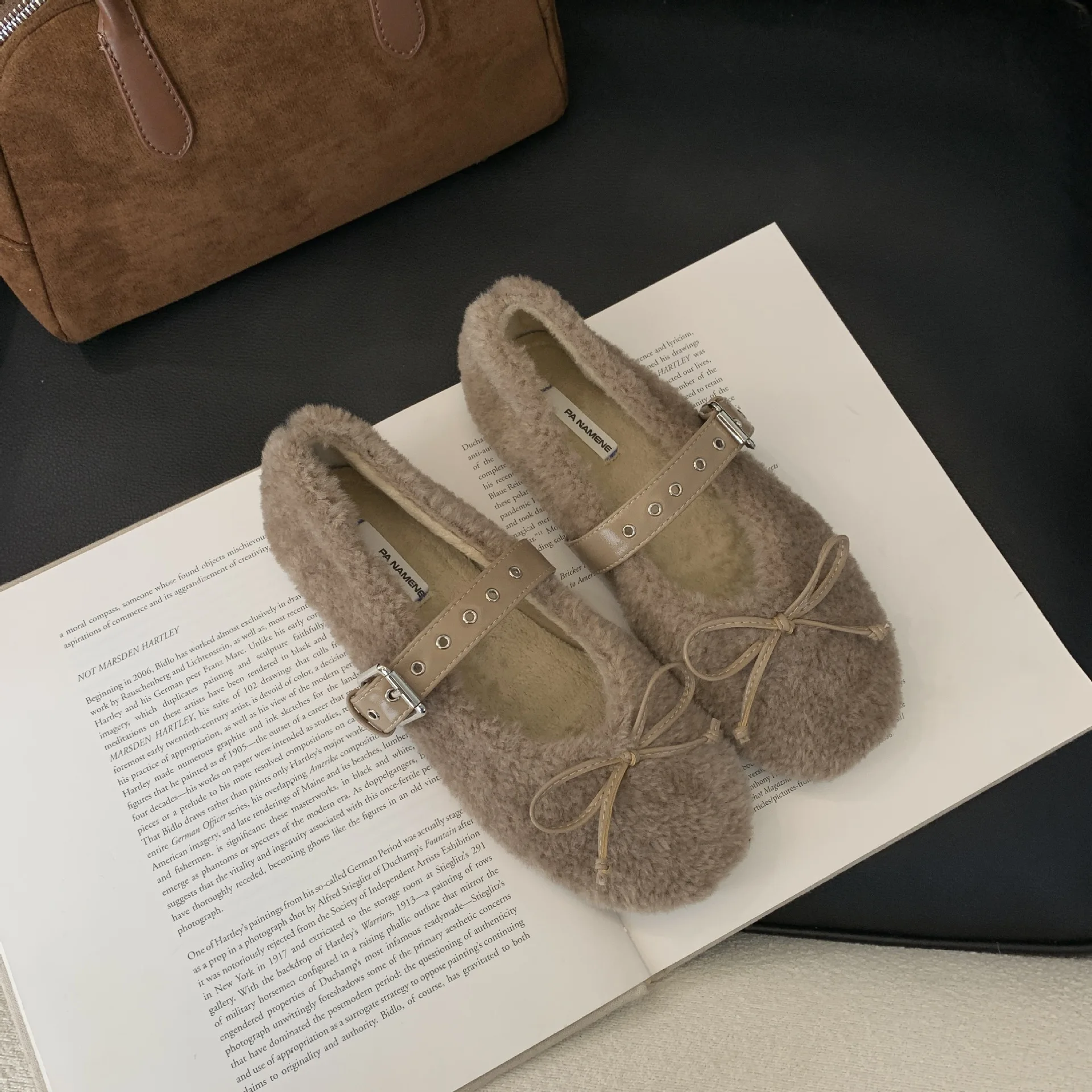 

Comfortable round Toe Soft Bottom Cotton Shoes with Butterfly Knot Belt Buckle Flat Bottom Fur Shoes for Autumn Winter Daily