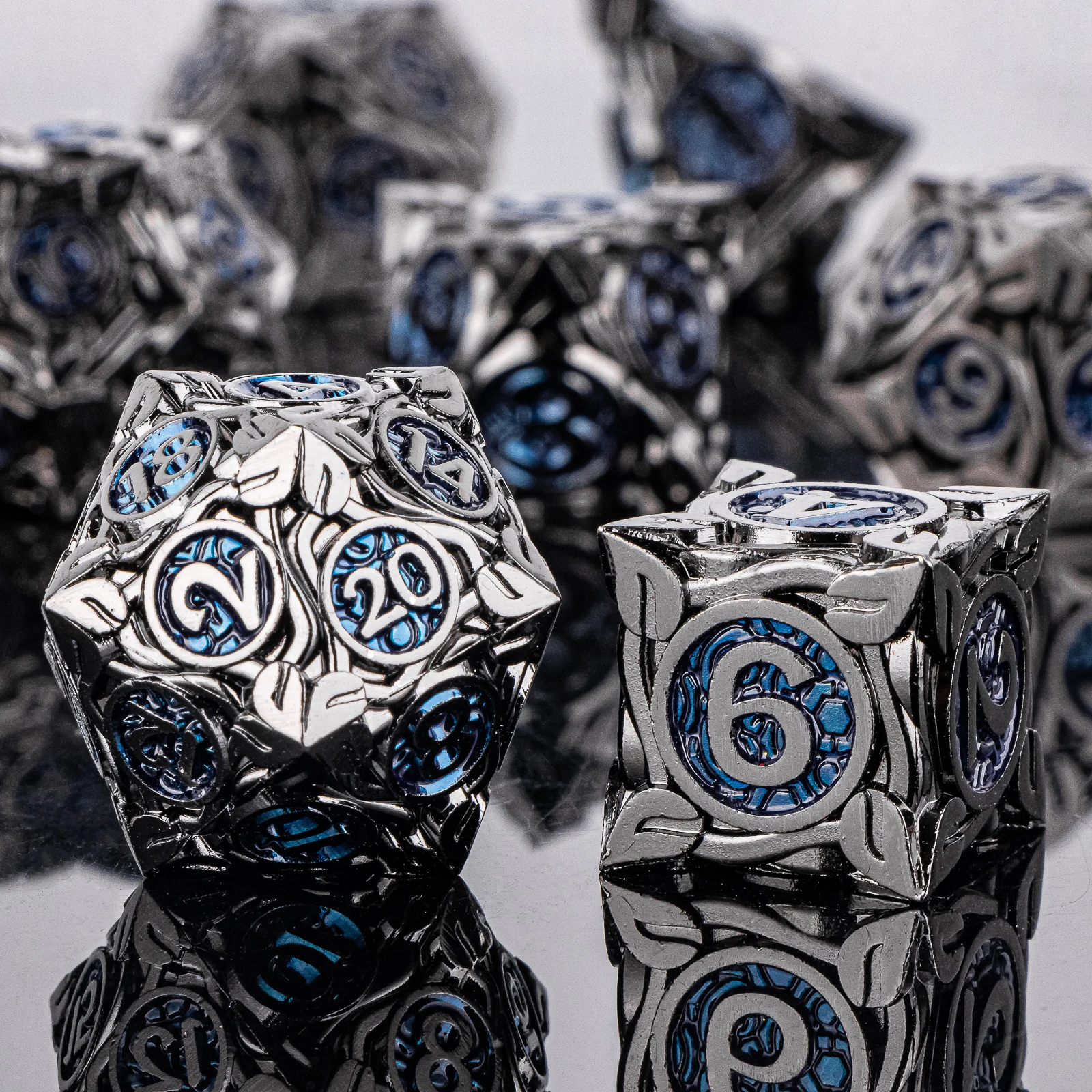 7-teiliges Würfelset DND Metall Komplettset für Dungeons and Dragons Polyedrische RPG D&D Geschenkidee – Detail 14