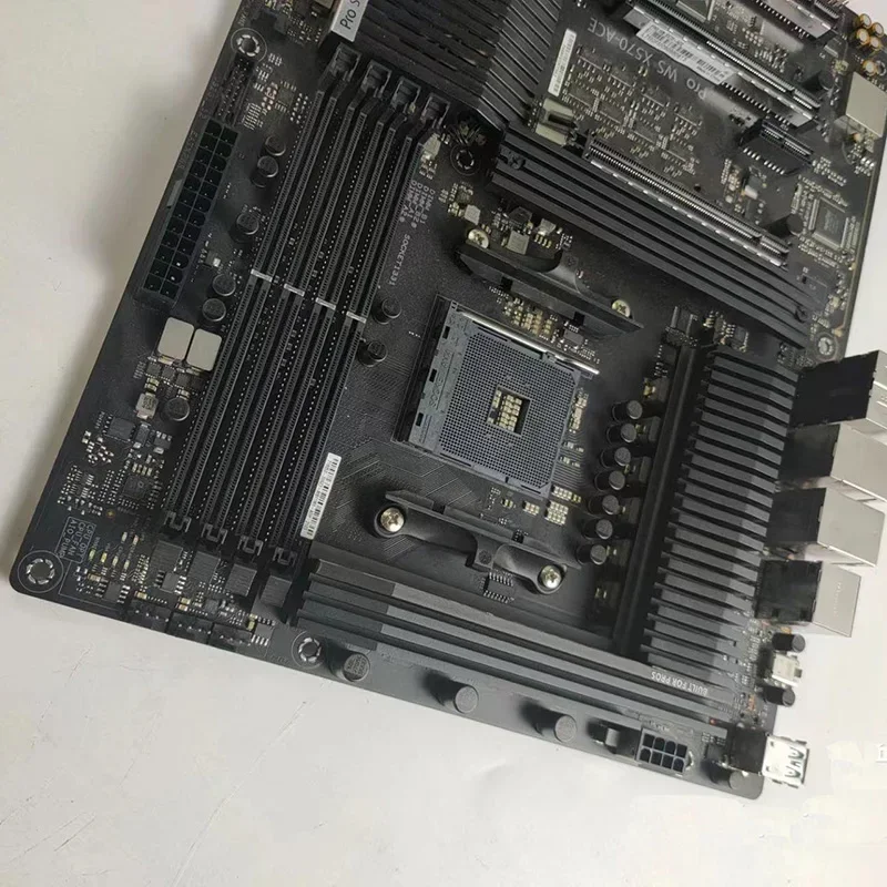 PRO WS X570-ACE للوحة الأم لمحطة العمل ASUS AMD X570 المقبس AM4 AMD 3rd/2nd Gen AMD Ryzen DDR4 PCIE-4.0 اختبار مثالي