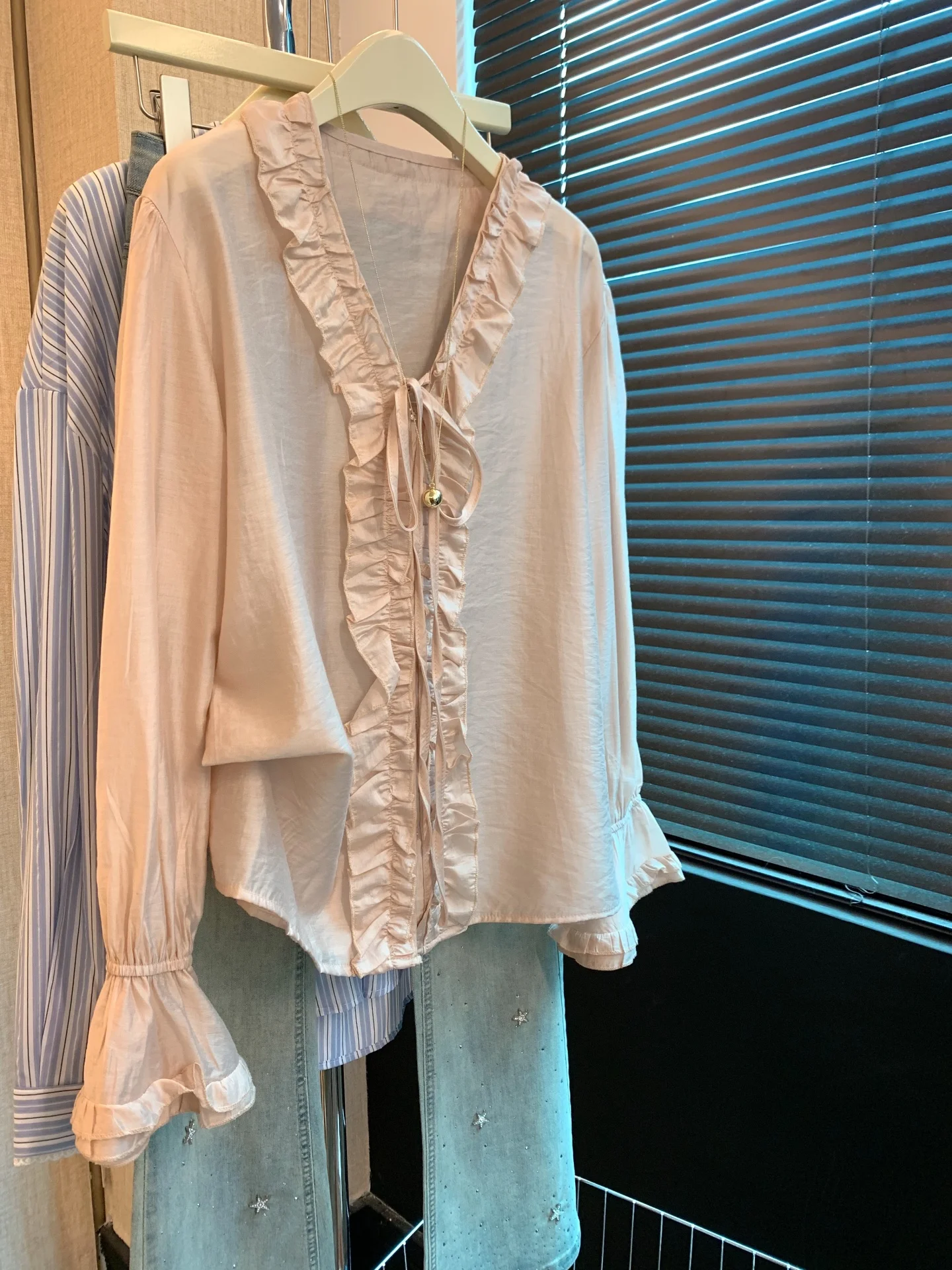 

Ele Pink Silk Satin irt Женская мода V-Ne Bell Sve с узлом и завязкой на талии Весна Осень Новый Sle Commute Wind