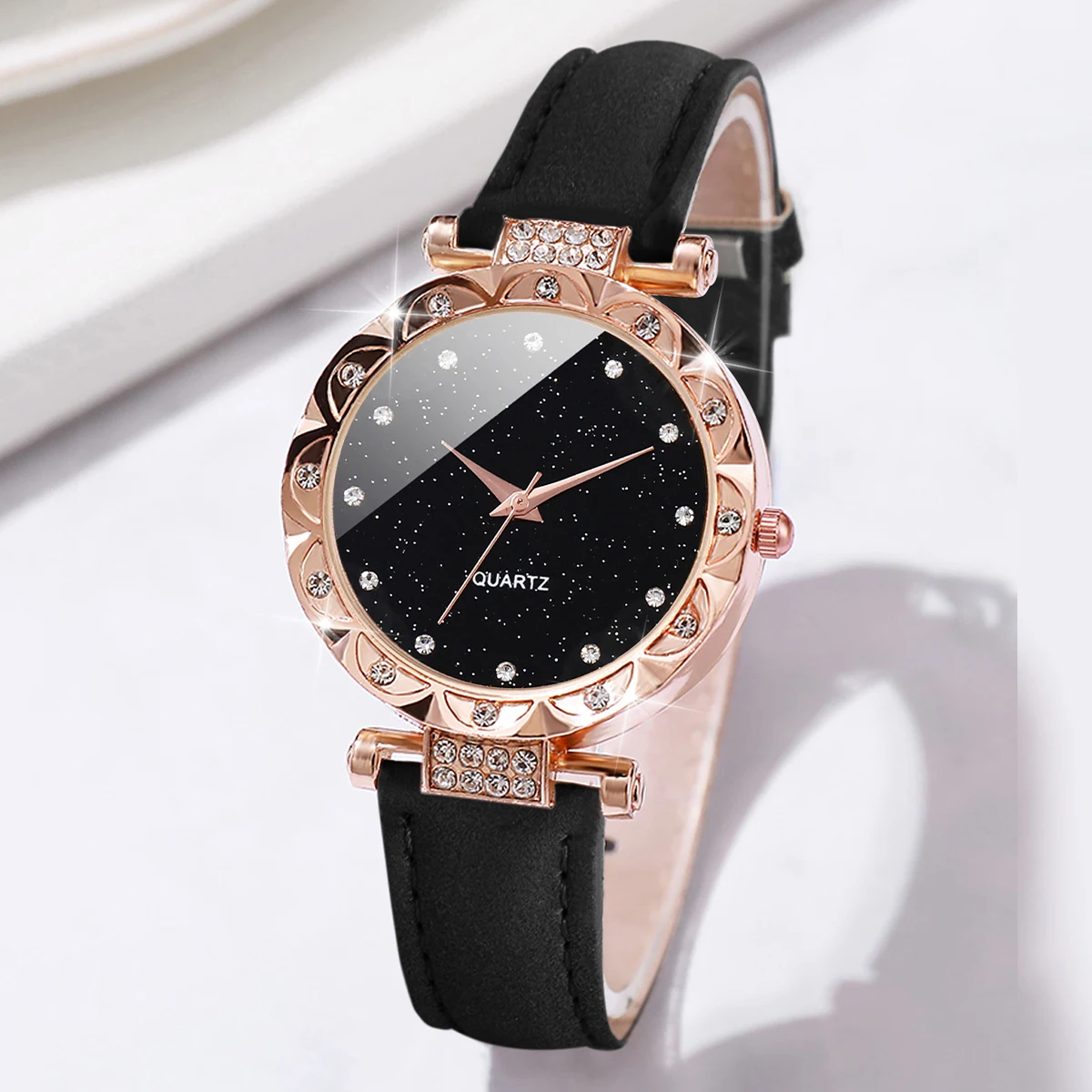 6PCS/Set Women's Fashion Watch Set Simple Dial Leather Quartz Watch With Love Leaf Bracelet