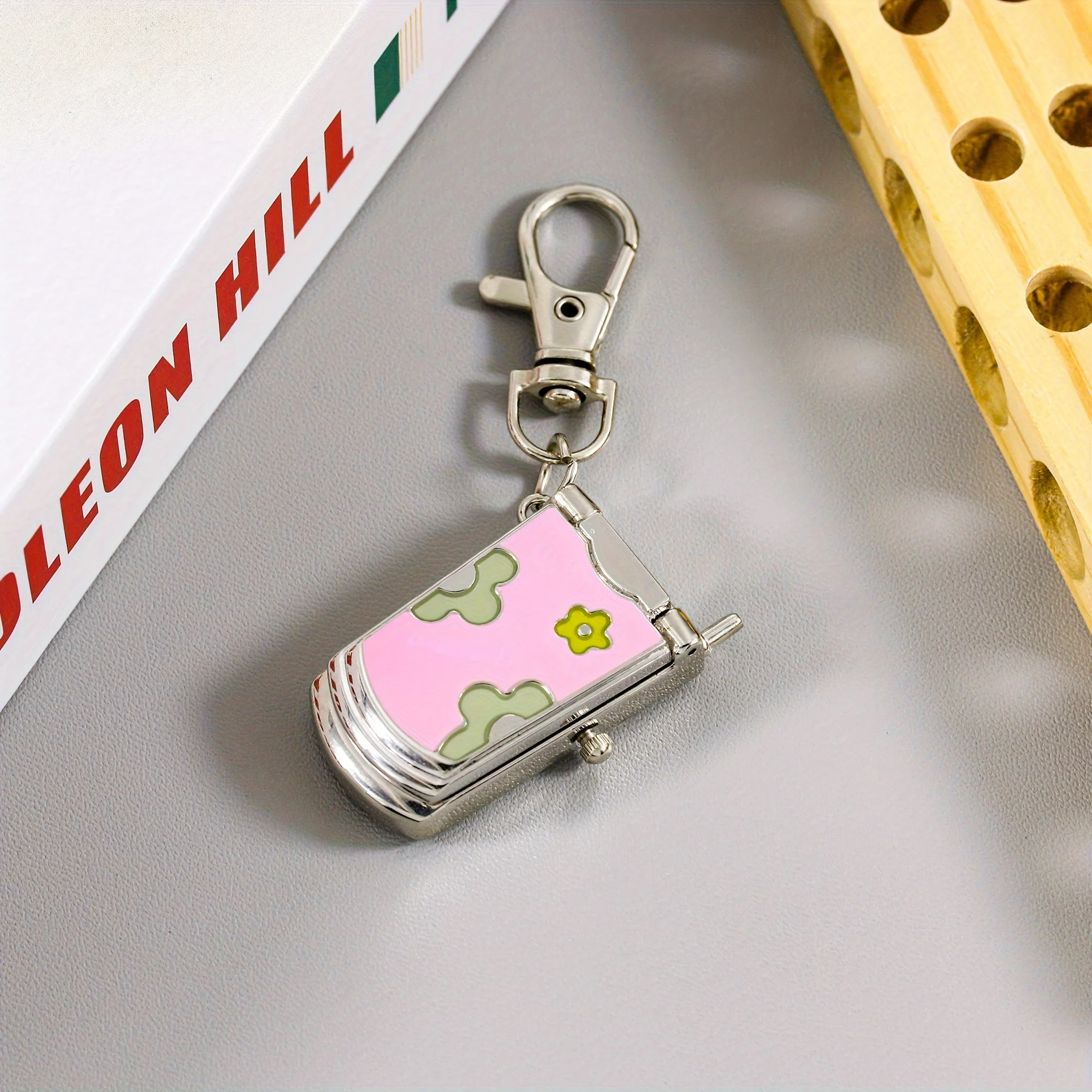 Retro Cute Keychain Hanging Watch, Creative Gift