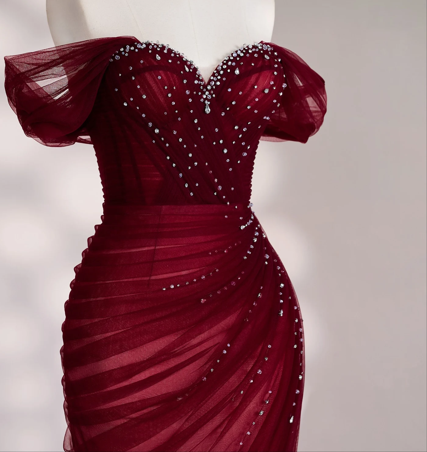 Wunderschöne dunkelrote Abendkleider, Meerjungfrau-Abschlussballkleider, herzförmiger Schnürung am Rücken, Perlenkristall