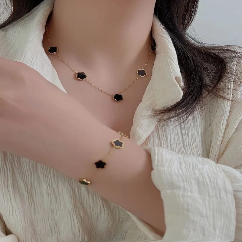 3pcs/set Lucky Five-petal Flower Necklace Bracelet Earrings Set for Women Elegant Clover Fashion Party Jewelry Gifts Accessories image 3